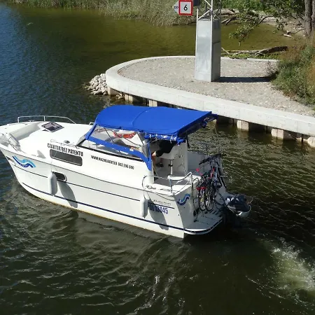 Nautika 830 船上ホテル ギジツコ